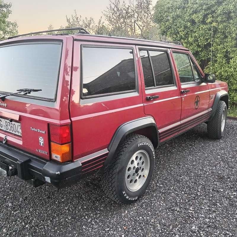 Usata Jeep Cherokee 80 CV (58 kW) 1987 SUV