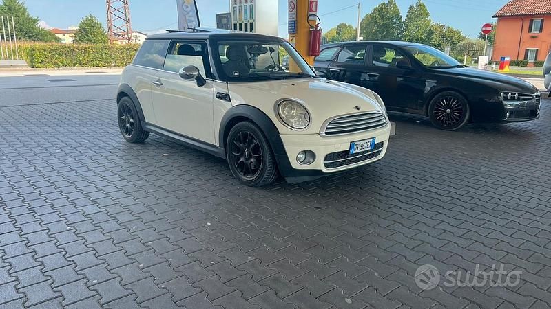 Usata 2009 Mini Cooper Utilitaria | 4900 € (Buon prezzo) - Immagine 1/4