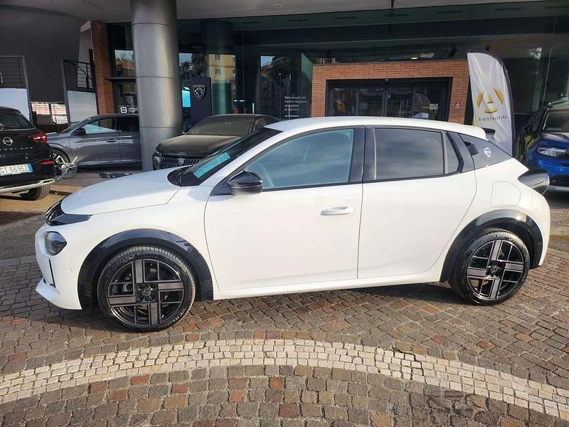 Usata Lancia Ypsilon 101 CV (74 kW) 2024 Bianco Utilitaria
