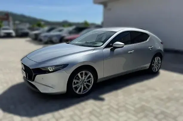Usata Mazda 3 122 CV (89 kW) 2023 Argento metallizzato Berlina