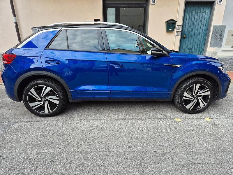 Usata VW T-Roc R-line 150 CV (110 kW) 2024 Blu SUV