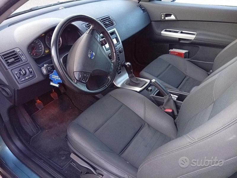 Usata Volvo C30 136 CV (100 kW) 2007 Blu Utilitaria