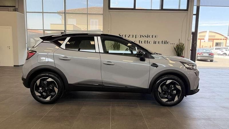 Nuova Renault Captur Techno 101 CV (74 kW) 2025 Grigio SUV
