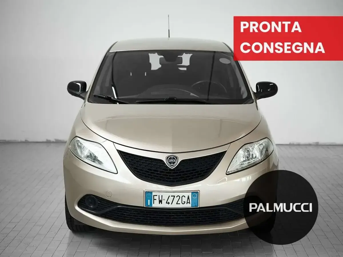 Usata Lancia Ypsilon Gold 69 CV (50 kW) 2018 Oro Utilitaria