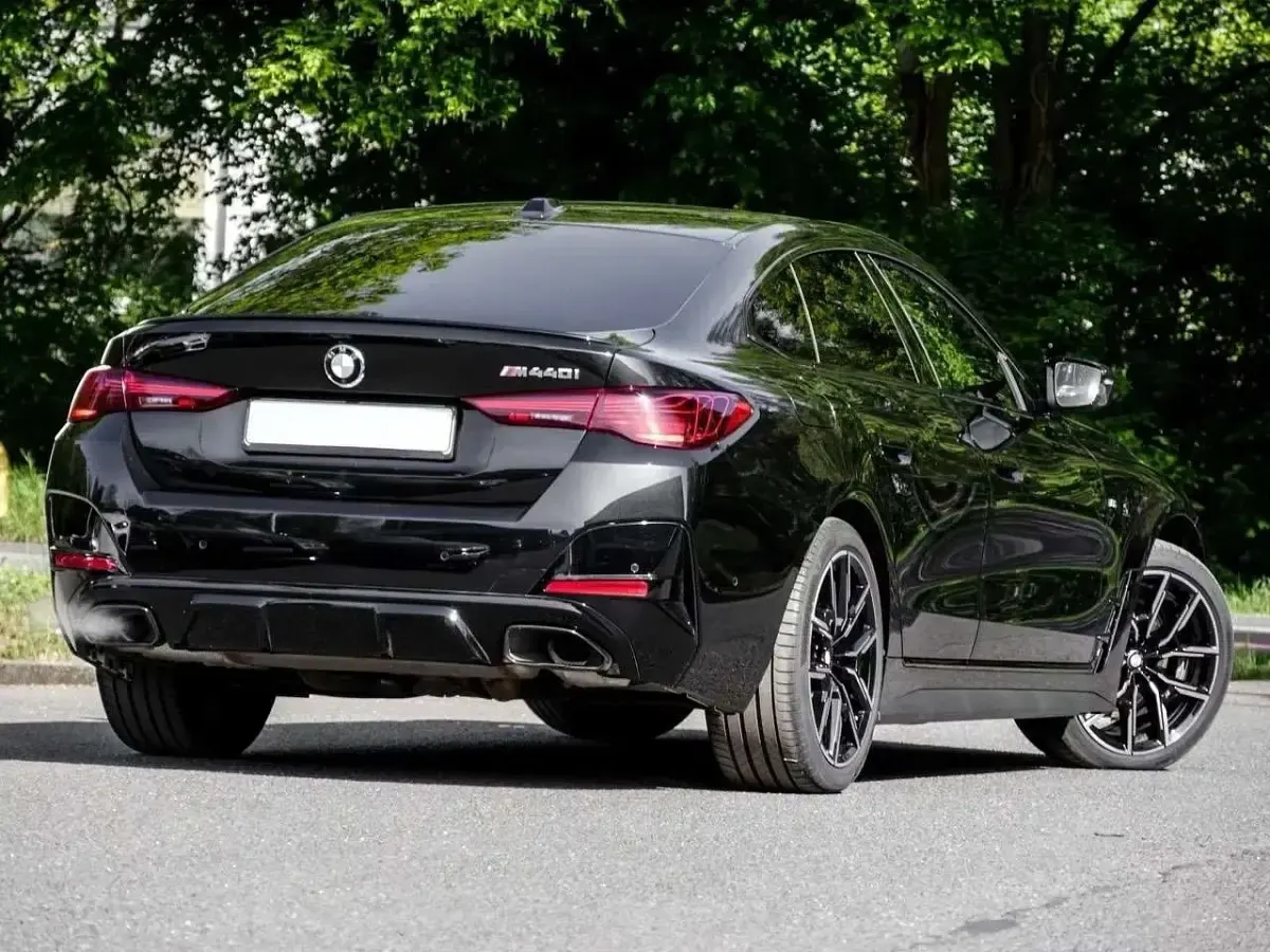 Usata BMW 440 M Sport 374 CV (275 kW) 2025 Sapphire nero Berlina
