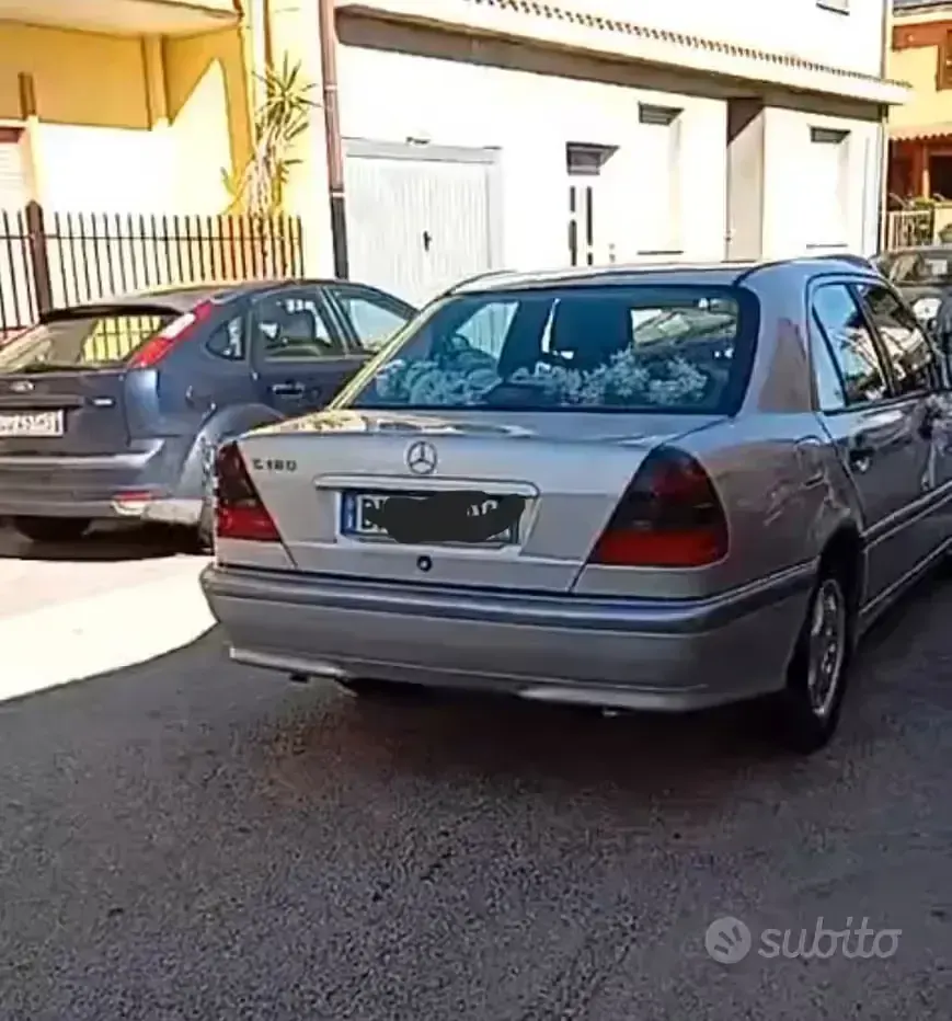 Usata Mercedes C180 122 CV (89 kW) 2000 Grigio Berlina