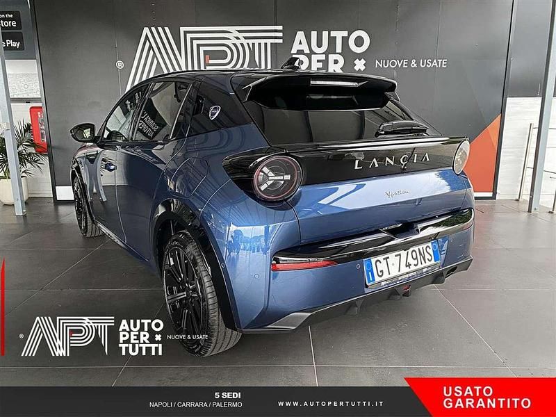Usata Lancia Ypsilon 101 CV (74 kW) 2024 Blu Utilitaria