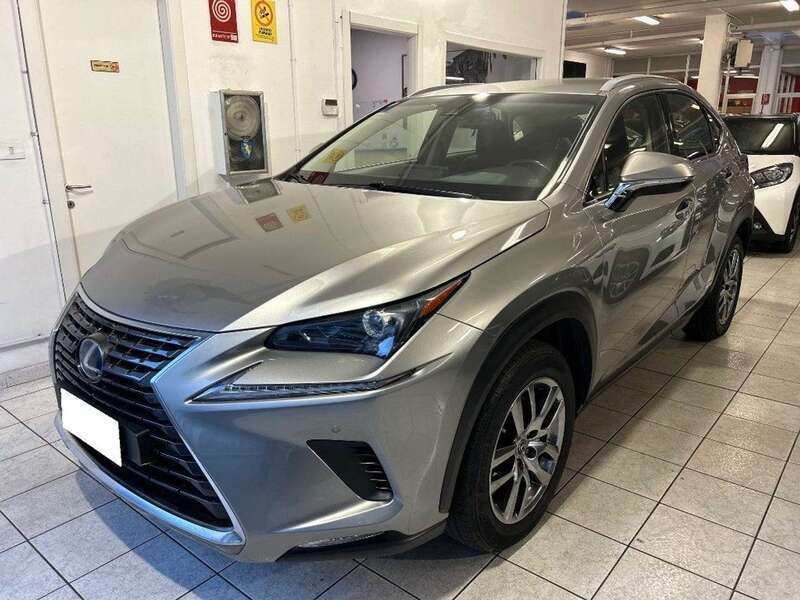 Grigio metallizzato Usata 2019 Lexus NX300h Business Edition SUV | 22.990 € (Ottimo prezzo) - Immagine 1/4