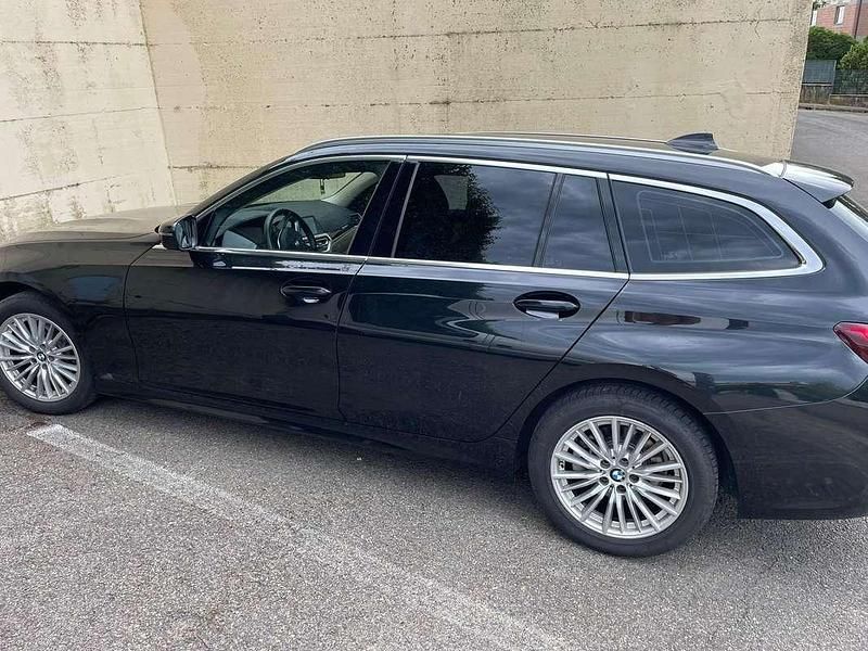 Usata BMW 320 Luxury Line 190 CV (139 kW) 2020 Nero Station wagon