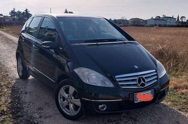 Usata Mercedes A180 Avantgarde 109 CV (80 kW) 2009 Nero Berlina