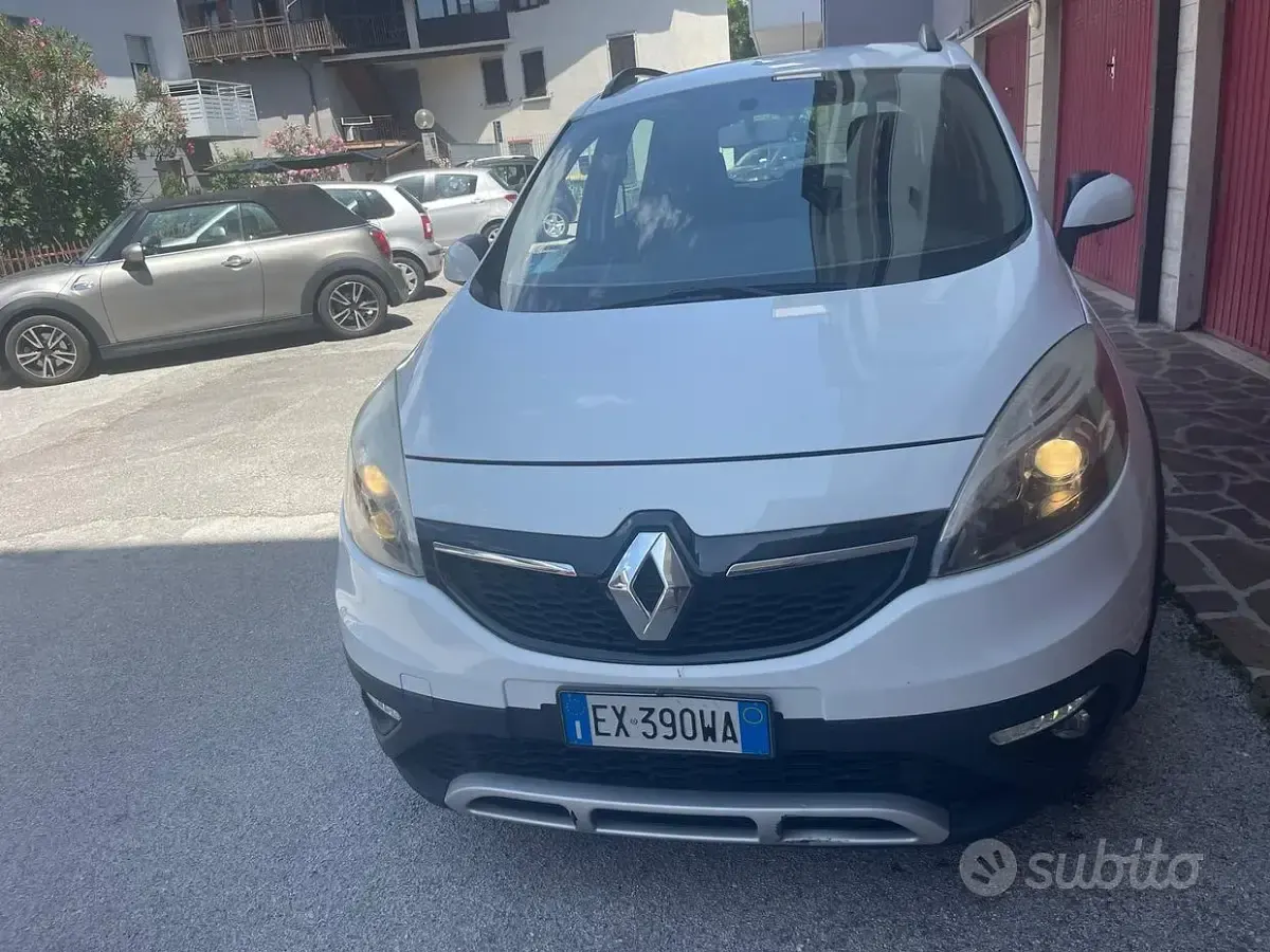 Usata Renault Scénic III XMOD 110 CV (80 kW) 2015 Monovolume