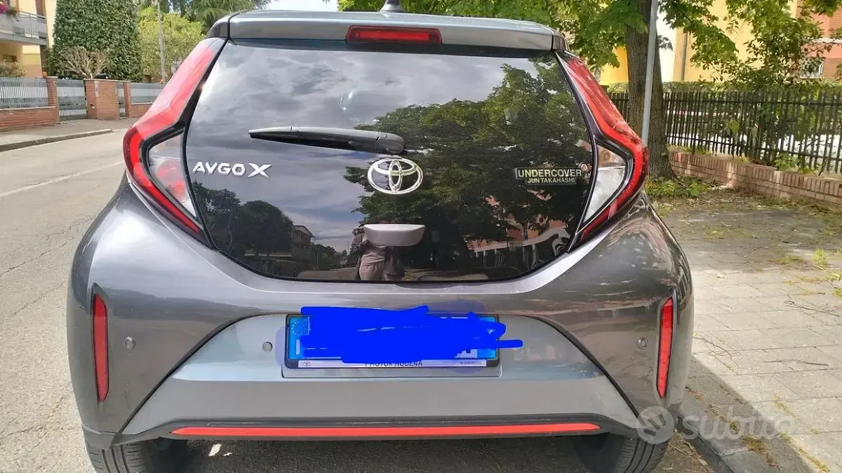 Usata Toyota Aygo X Edition 72 CV (52 kW) 2023 Nero SUV