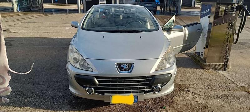 Usata Peugeot 307 CC 109 CV (80 kW) 2008 Cabrio