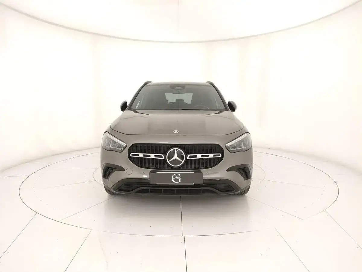 Usata Mercedes GLA180 Advanced Plus 116 CV (85 kW) 2024 Grigio SUV