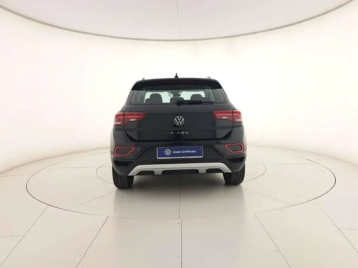 Usata VW T-Roc Life 116 CV (85 kW) 2025 Deep black perlato SUV