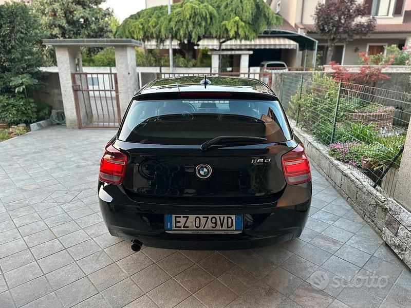 Usata BMW 118 Efficient Dynamics 150 CV (110 kW) 2015 Nero Utilitaria