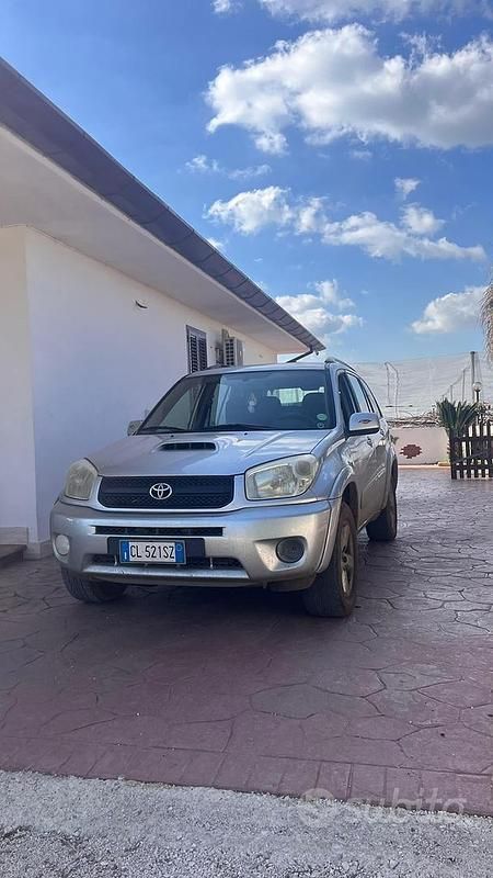 Usata Toyota RAV4 2004 Grigio SUV