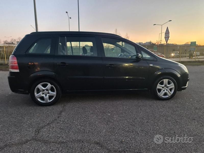 Usata Opel Zafira Cosmo 105 CV (77 kW) 2006 Nero Monovolume