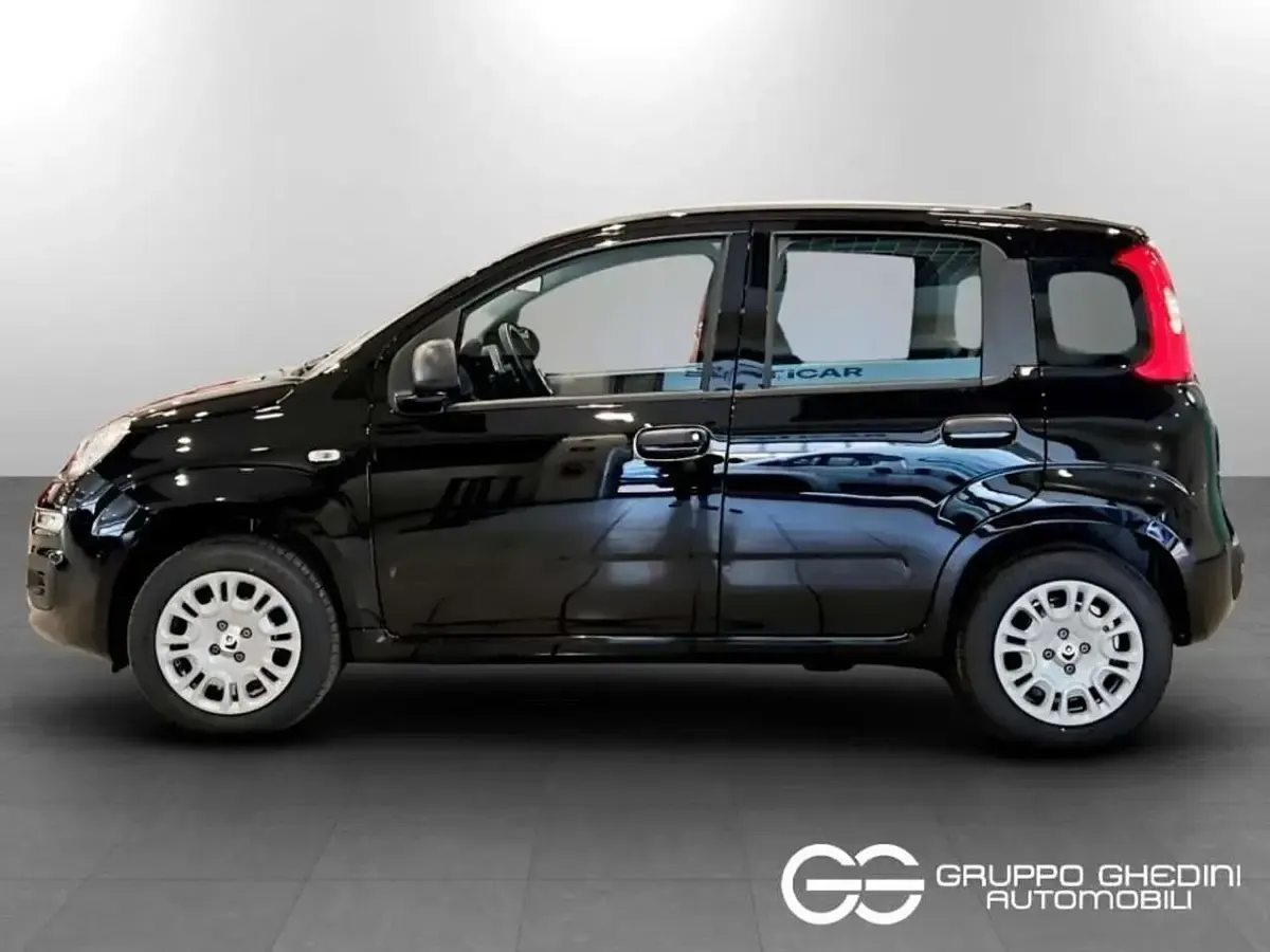 Nuova Fiat Panda Icon 65 CV (47 kW) 2026 Nero cinema pastello Utilitaria
