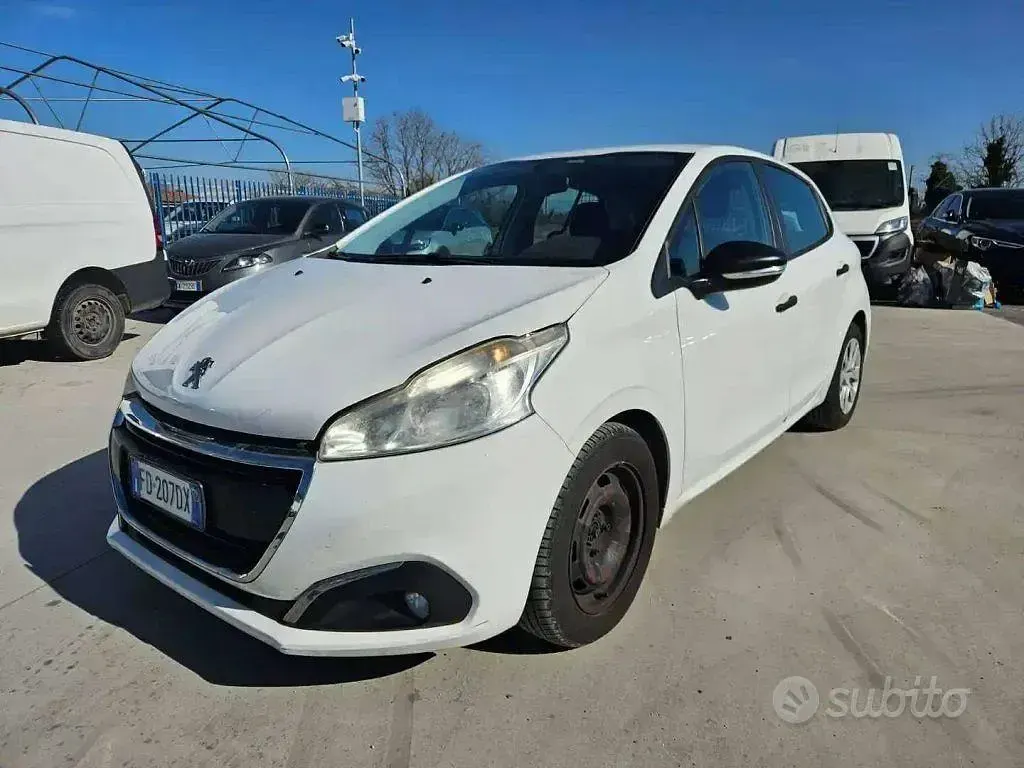 Usata Peugeot 208 Active 75 CV (55 kW) 2016 Bianco Utilitaria