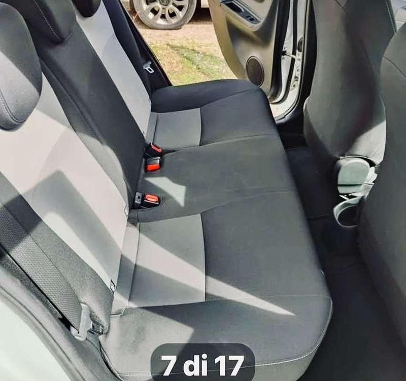 Usata Toyota Yaris 75 CV (55 kW) 2013 Bianco Utilitaria