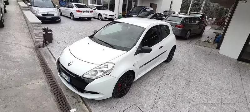 Usata Renault Clio R.S. R.S. 203 CV (149 kW) 2010 Bianco Utilitaria