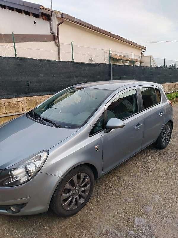 Usata Opel Corsa 69 CV (50 kW) 1989 Berlina