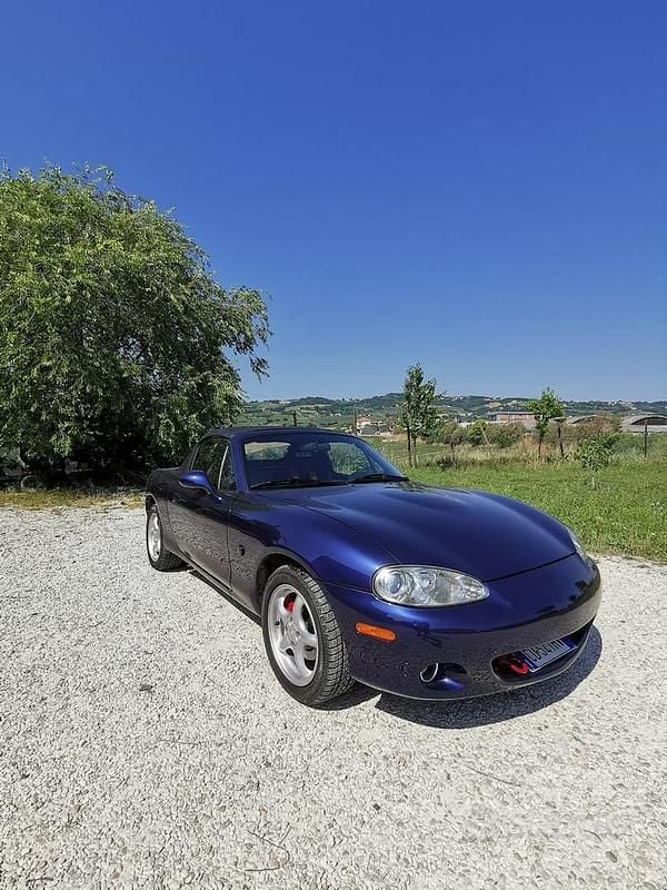 Usata Mazda MX5 110 CV (80 kW) 2003 Blu Cabrio