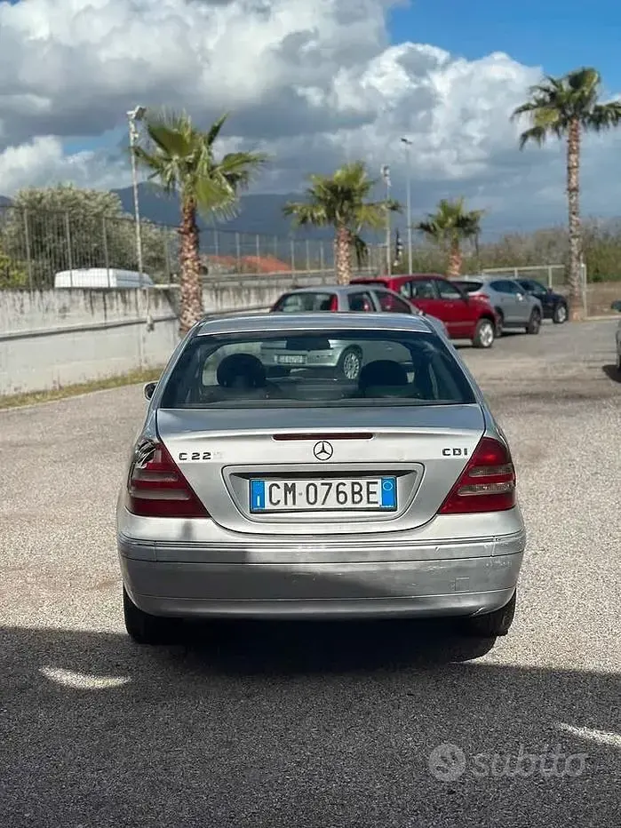 Usata Mercedes C220 231 CV (169 kW) 2004 Grigio Berlina