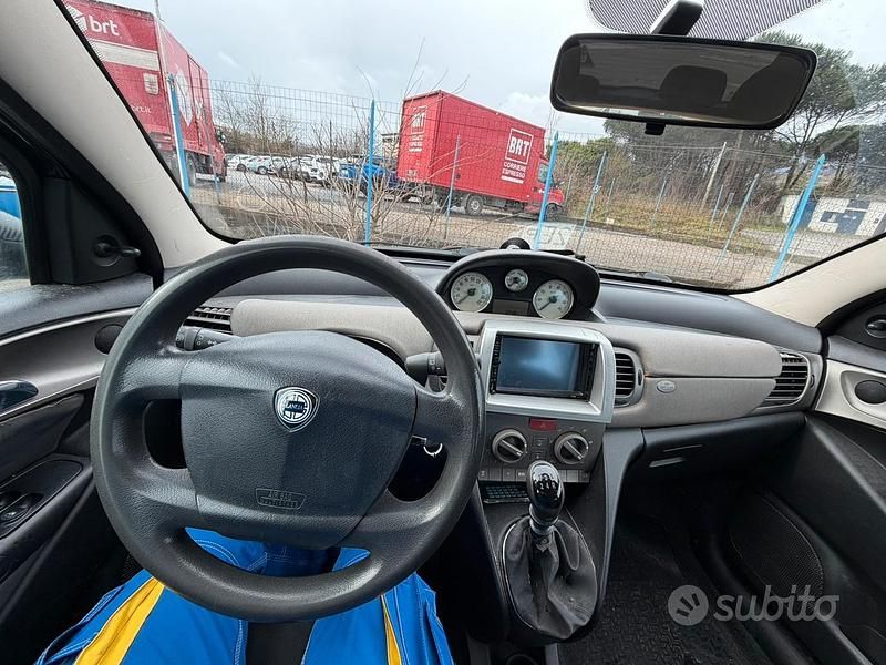 Usata Lancia Ypsilon 60 CV (44 kW) 2005 Nero Utilitaria