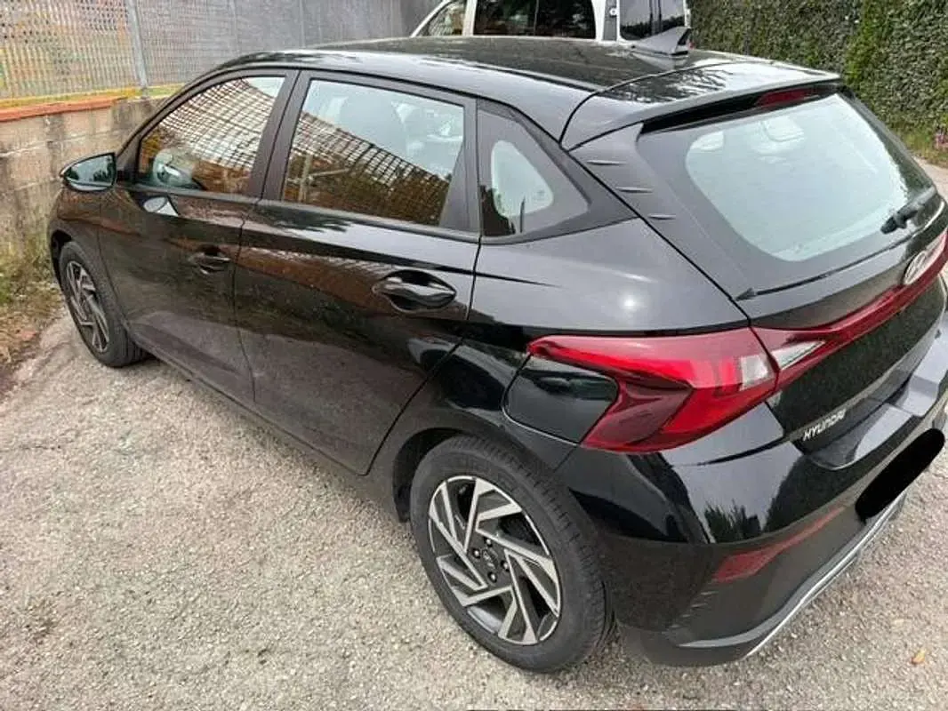 Usata Hyundai i20 79 CV (58 kW) 2024 Nero Utilitaria