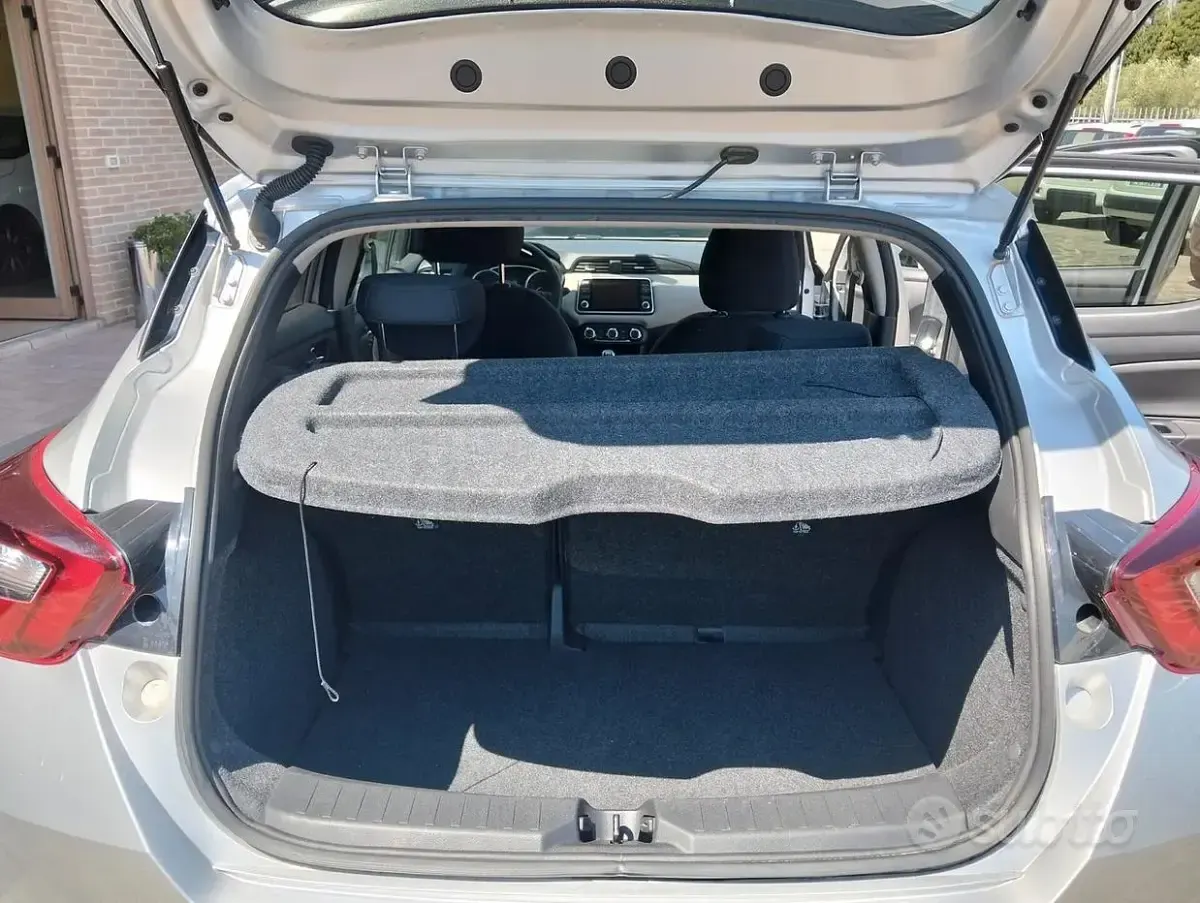 Usata Nissan Micra Acenta 92 CV (67 kW) 2020 Grigio Utilitaria