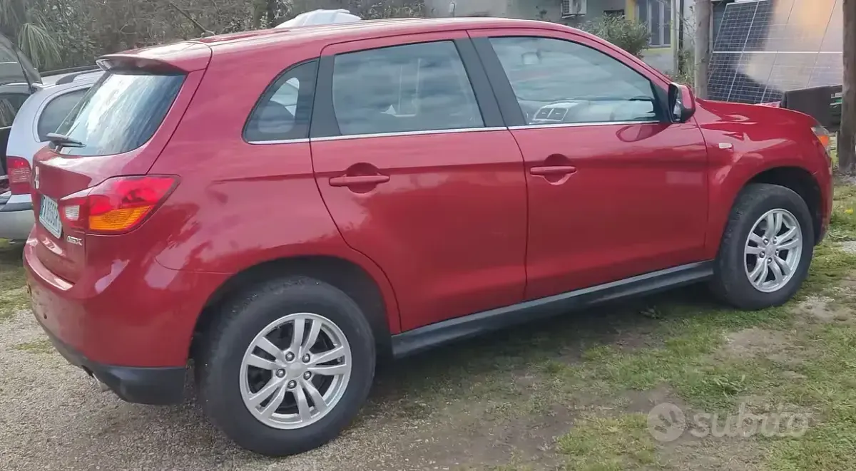 Usata Mitsubishi ASX Invite 117 CV (86 kW) 2015 Rosso SUV