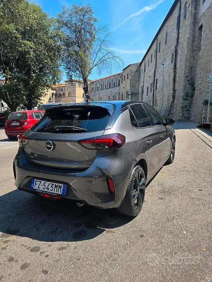 Usata Opel Corsa GS Line 101 CV (74 kW) 2020 Grigio Utilitaria
