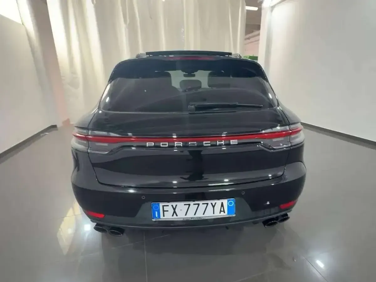 Usata Porsche Macan 245 CV (180 kW) 2018 Nero brillante SUV