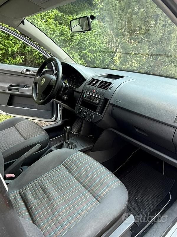 Usata VW Polo 64 CV (47 kW) 2006 Grigio Utilitaria
