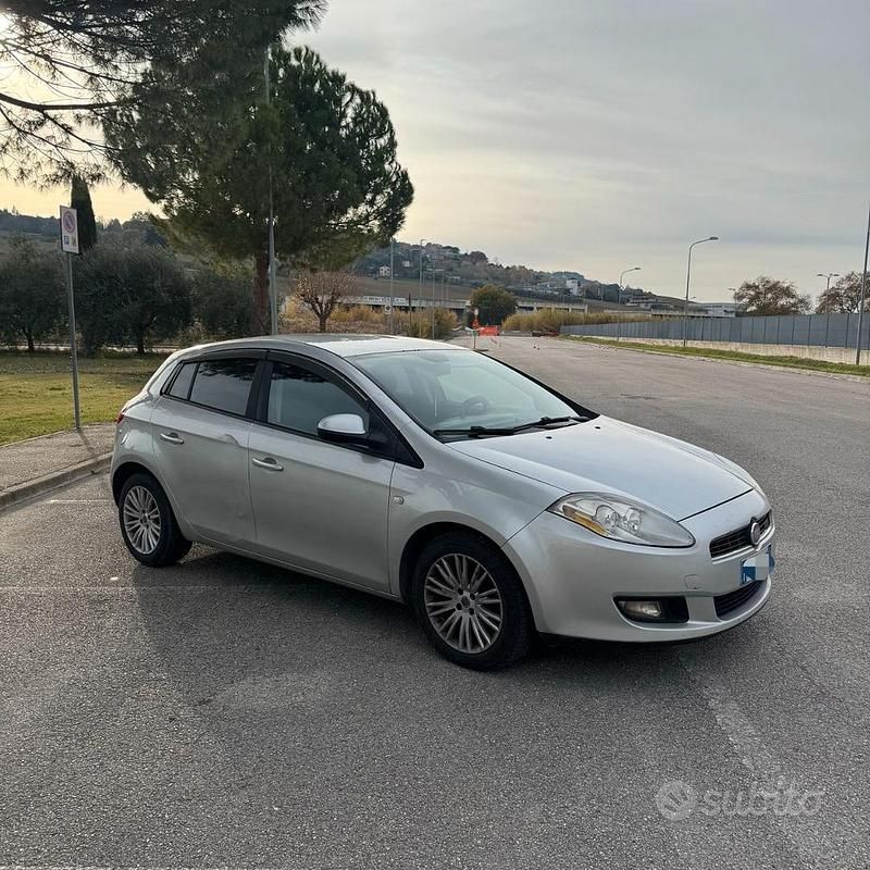 Usata Fiat Bravo Emotion 105 CV (77 kW) 2010 Grigio Utilitaria