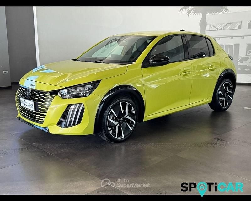 Usata Peugeot 208 GT 101 CV (74 kW) 2024 Verde Utilitaria