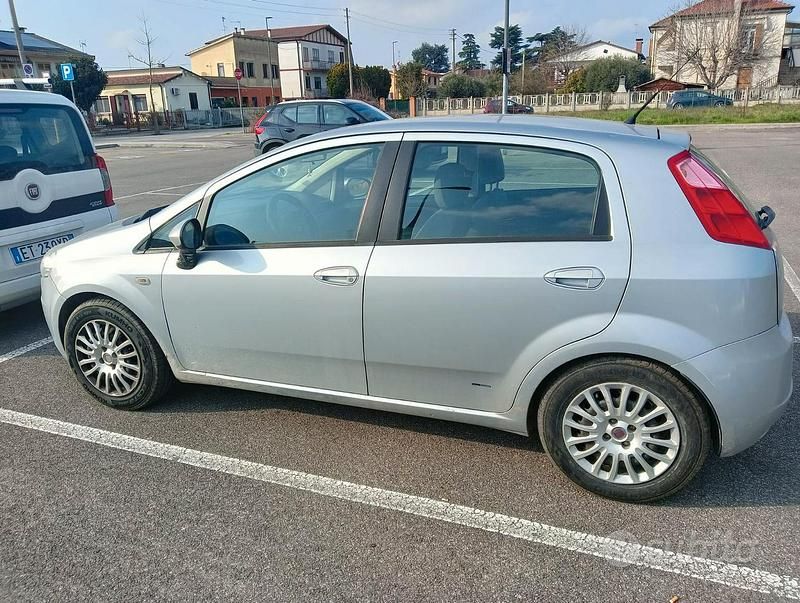 Usata Fiat Grande Punto 2009 Grigio Utilitaria