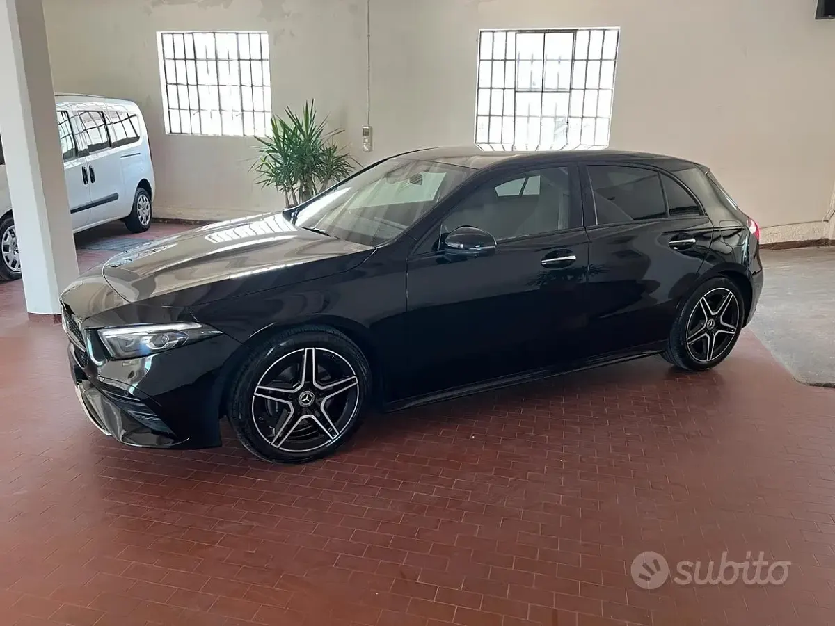 Usata Mercedes A180 AMG Line Premium 116 CV (85 kW) 2024 Nero Berlina
