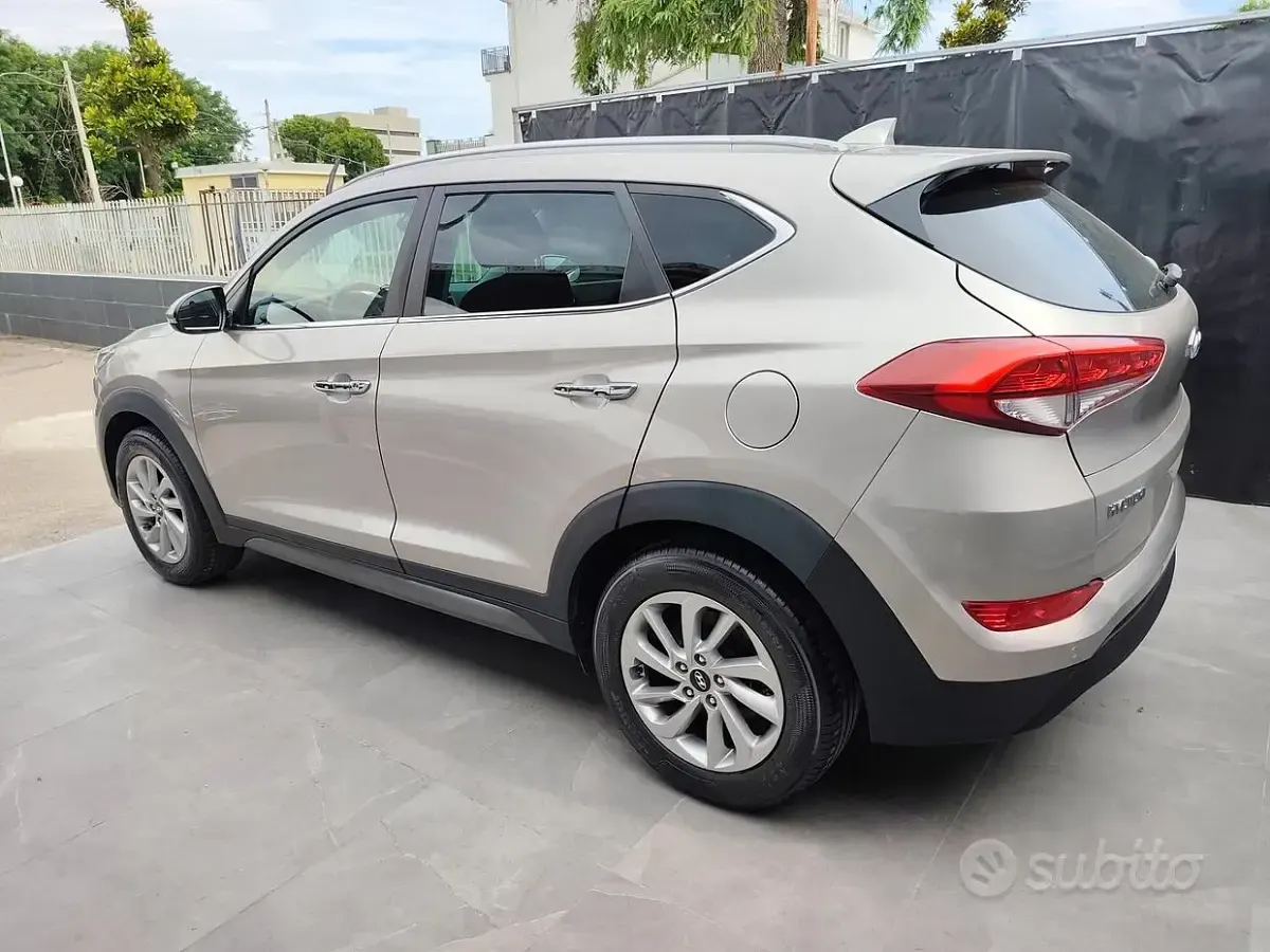 Usata Hyundai Tucson Xpossible 116 CV (85 kW) 2016 Grigio SUV