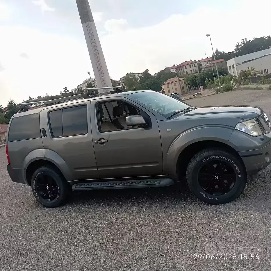 Usata Nissan Pathfinder 171 CV (125 kW) 2006 Grigio SUV