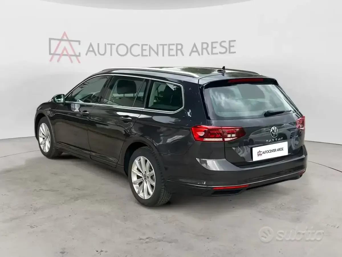 Usata VW Passat Business 122 CV (89 kW) 2021 Grigio Station wagon
