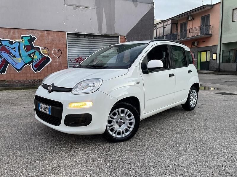 Usata Fiat Panda Lounge 74 CV (54 kW) 2015 Bianco Utilitaria