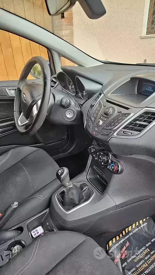Usata Ford Fiesta 75 CV (55 kW) 2014 Utilitaria