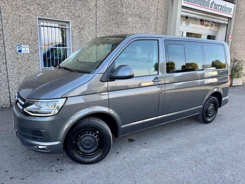 Grigio Usata 2017 VW Caravelle Comfortline Monovolume | 32.990 € (Buon prezzo) - Immagine 1/4