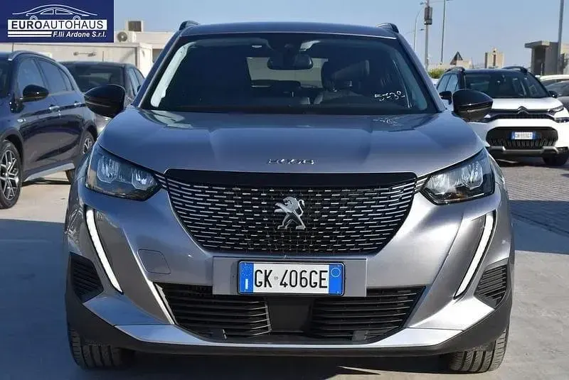 Usata Peugeot 2008 Allure 131 CV (96 kW) 2022 Grigio SUV