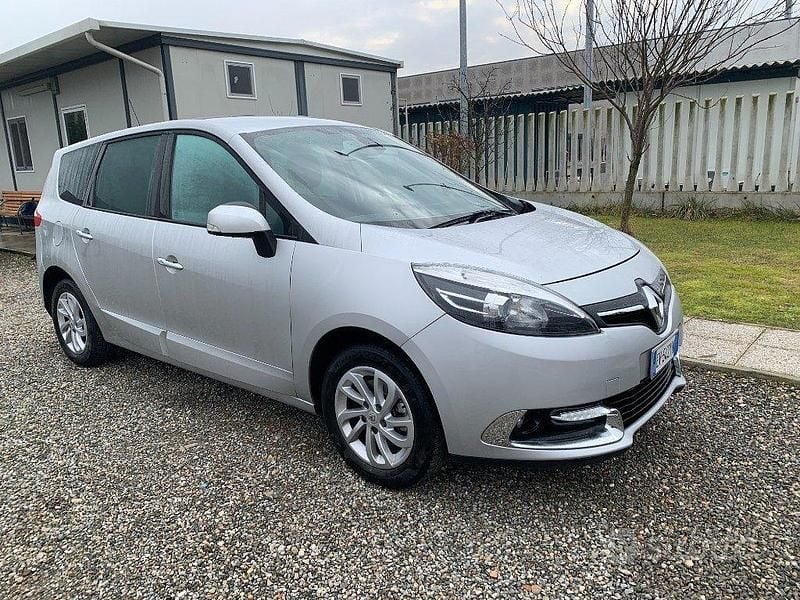 Usata Renault Scénic III 110 CV (80 kW) 2014 Grigio Monovolume