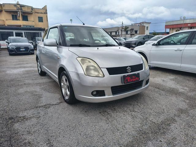 Usata Suzuki Swift 92 CV (67 kW) 2006 Argento Utilitaria