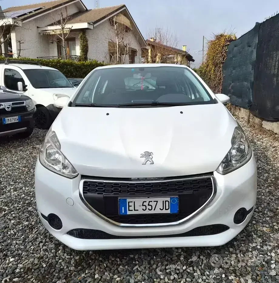 Usata Peugeot 208 Allure 82 CV (60 kW) 2014 Bianco Utilitaria